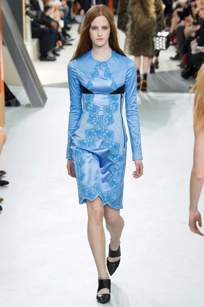 Look 13